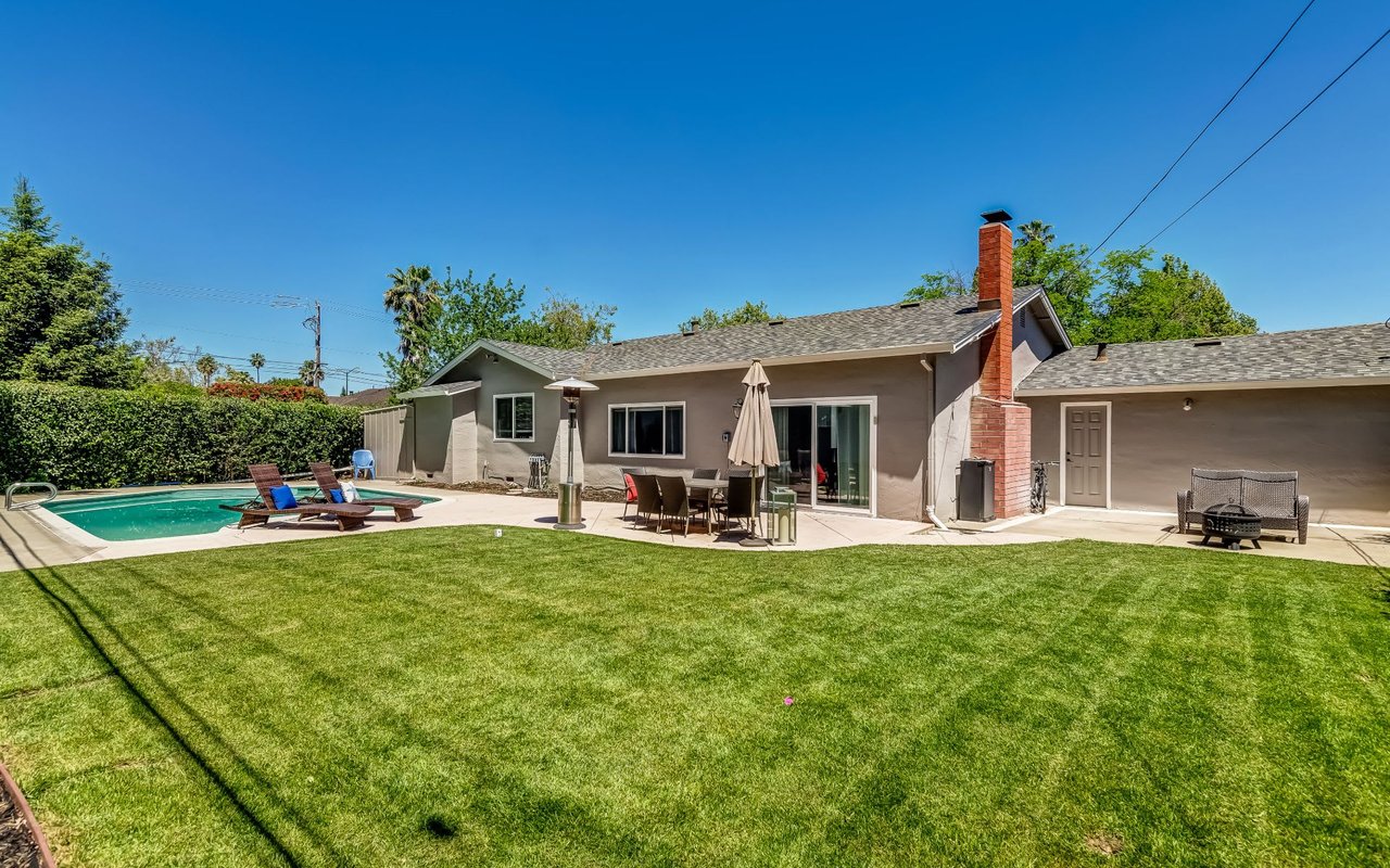 1419 Carriage Dr
