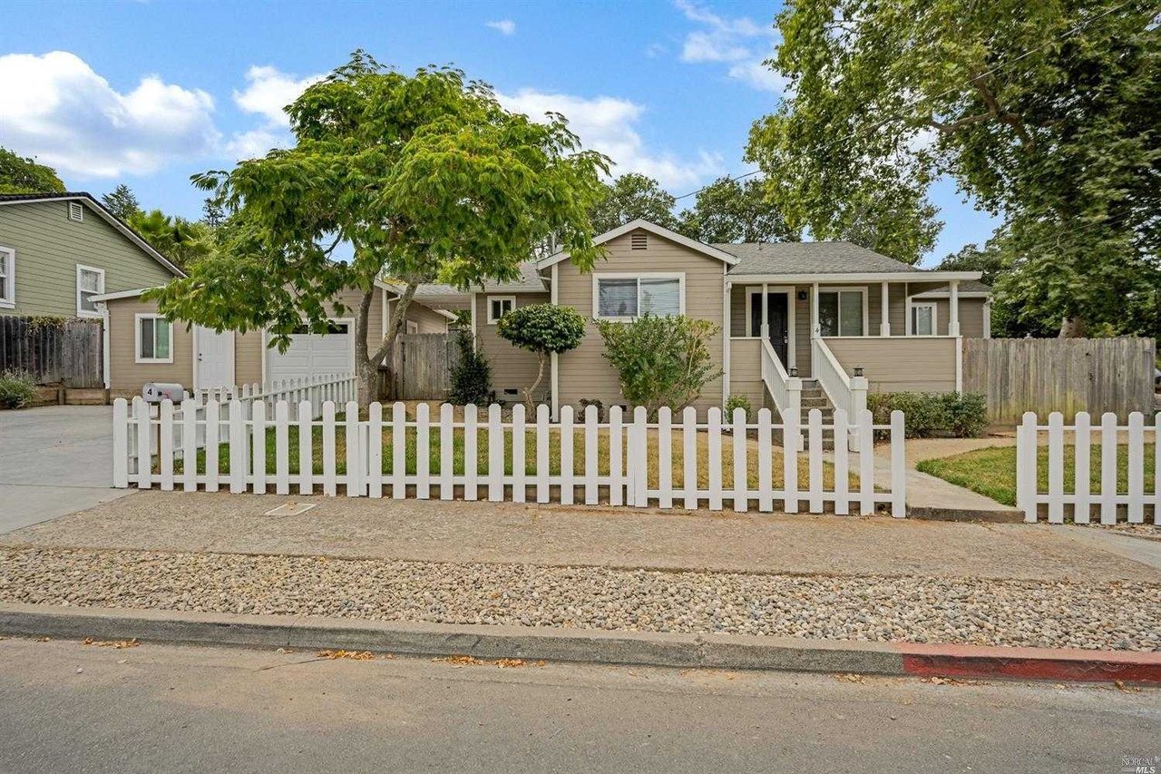 4 Montecito Blvd