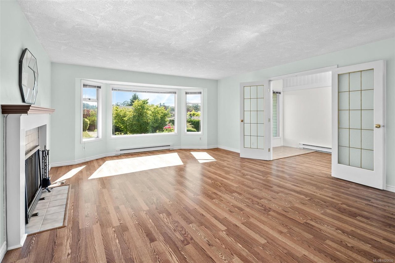 4243 Panorama Dr