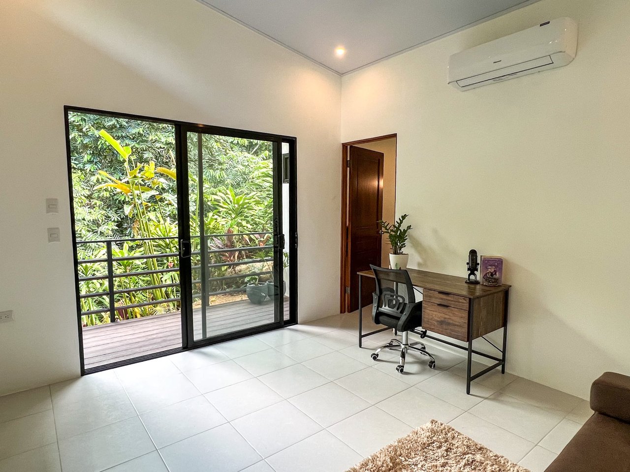 Newly Built Peaceful Home - Ideal for Nature Lovers