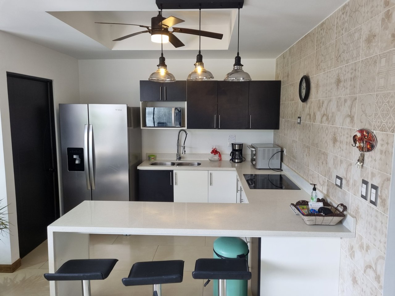 Contemporary Walk to Beach Home, Uvita, Puntarenas