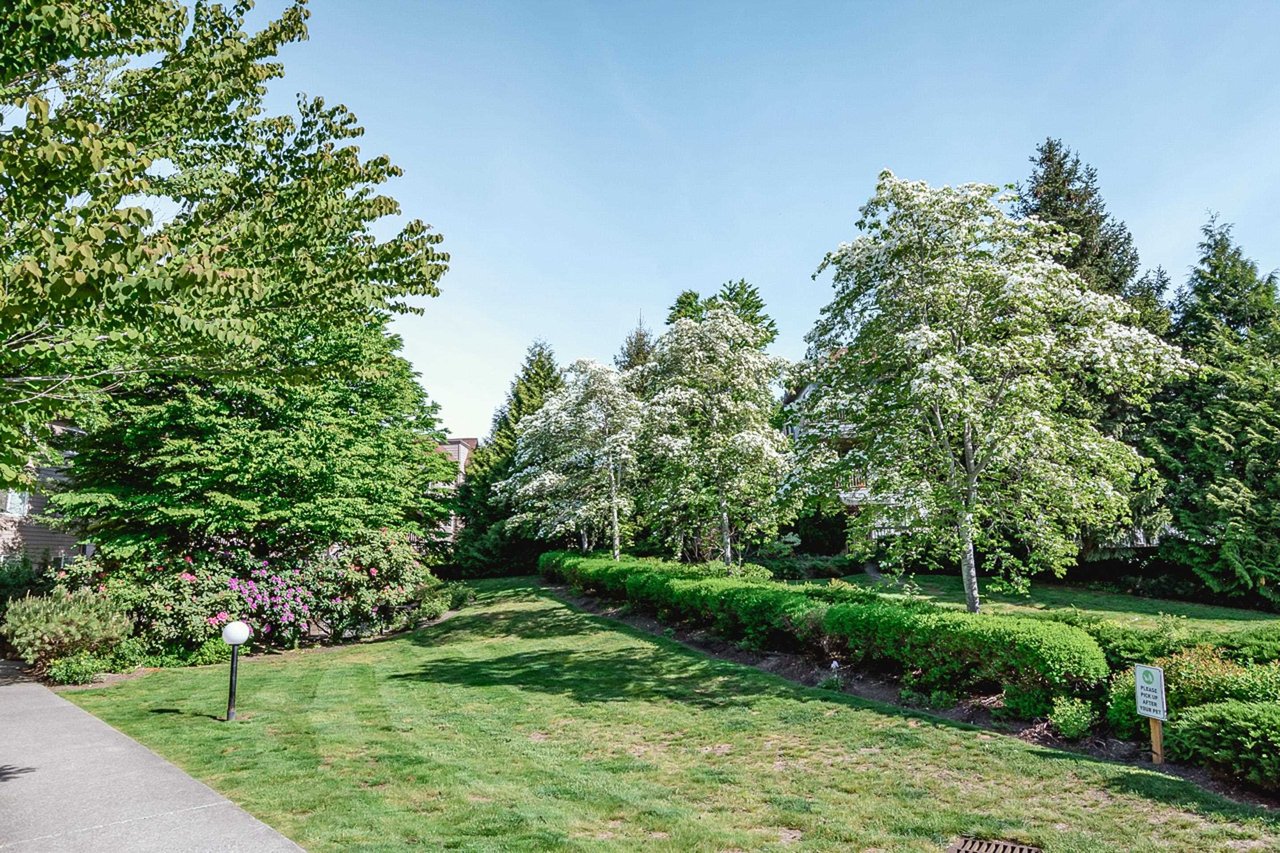 B203-40120 Willow Cres
