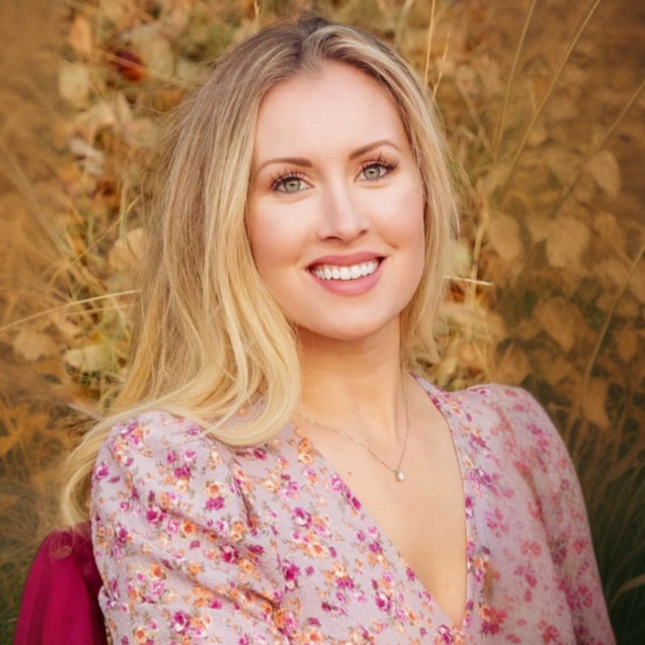 Liz Joy Portola, CA Real Estate Agent Headshot