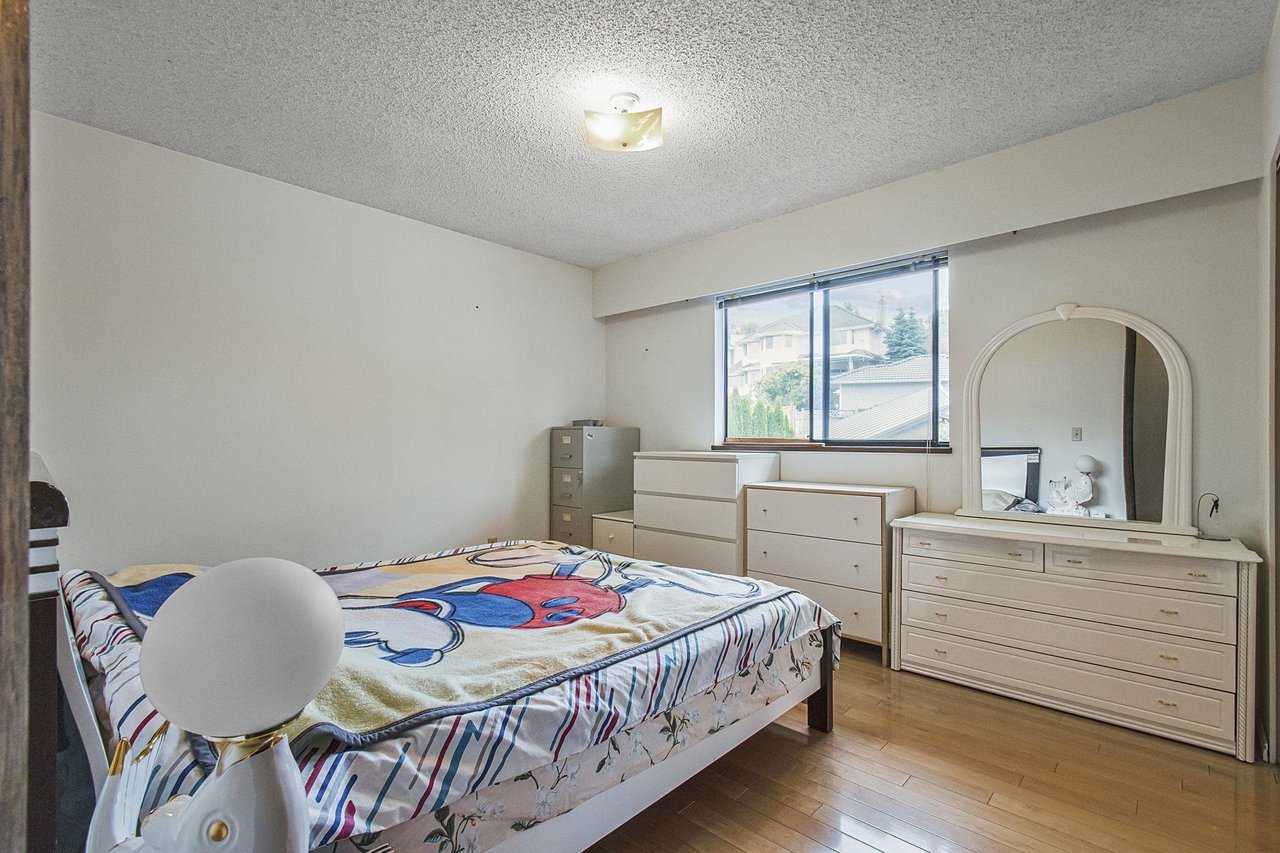 2920 Camrose Dr