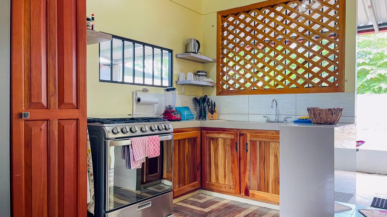 Affordable Gem in the Heart of Bahia Uvita’s Beachside Community