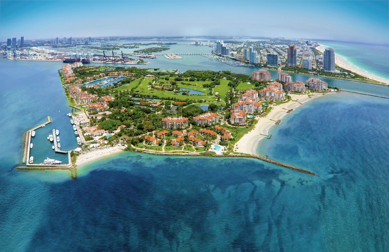 FISHER ISLAND - IN FOCUS