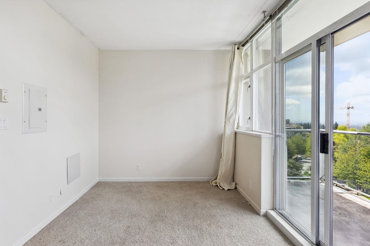 606-9288 University Cres