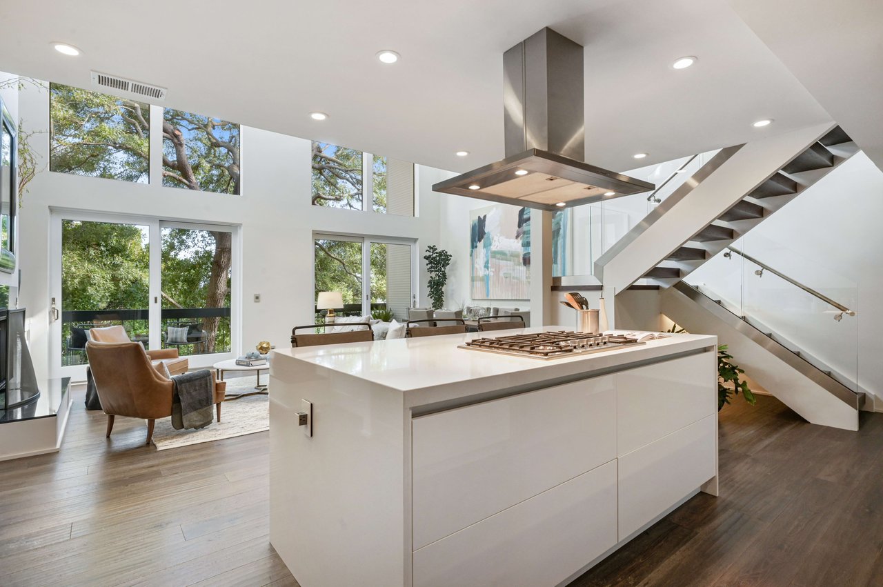 Stylish Duplex Penthouse Steps to Alta Plaza