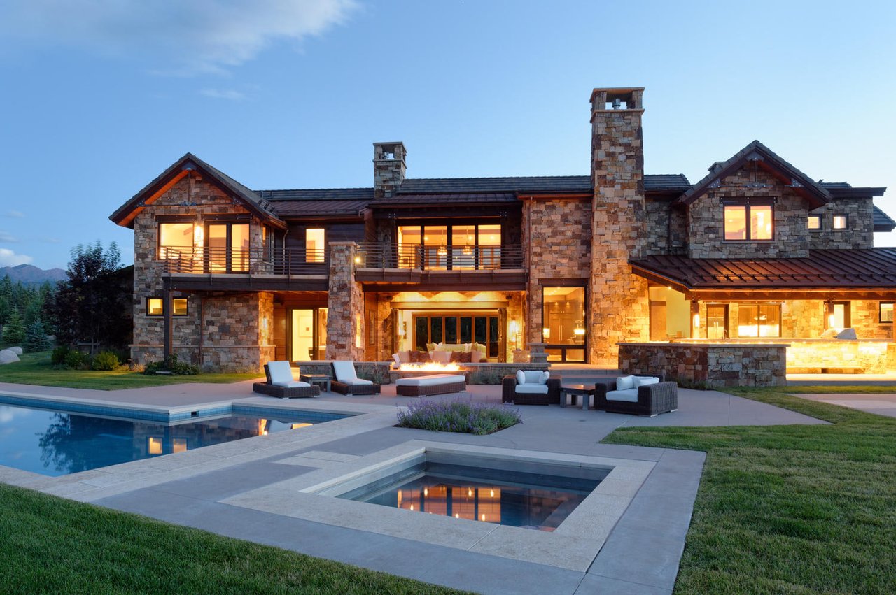 Ultimate in Style and Convenience in Aspen 