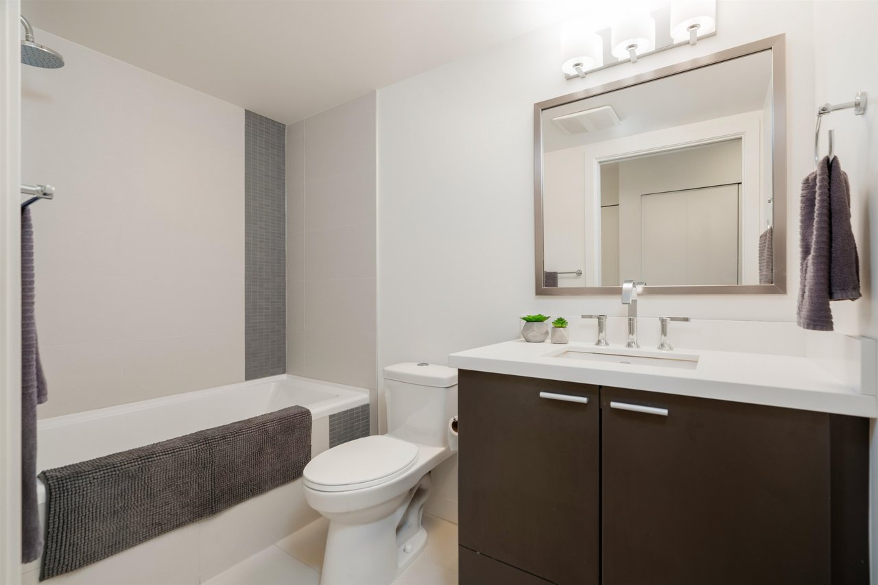 315-2888 E 2nd Ave