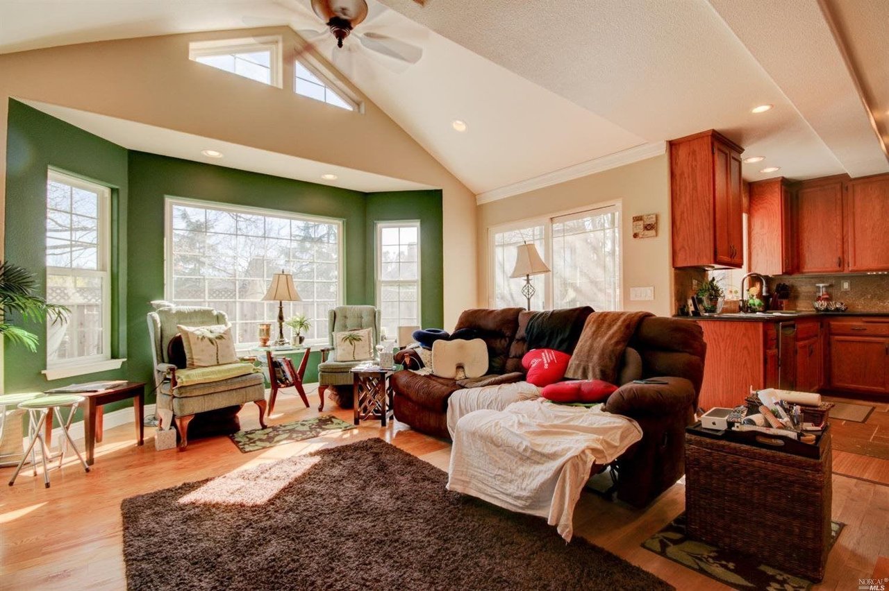236 Belfiore Ln