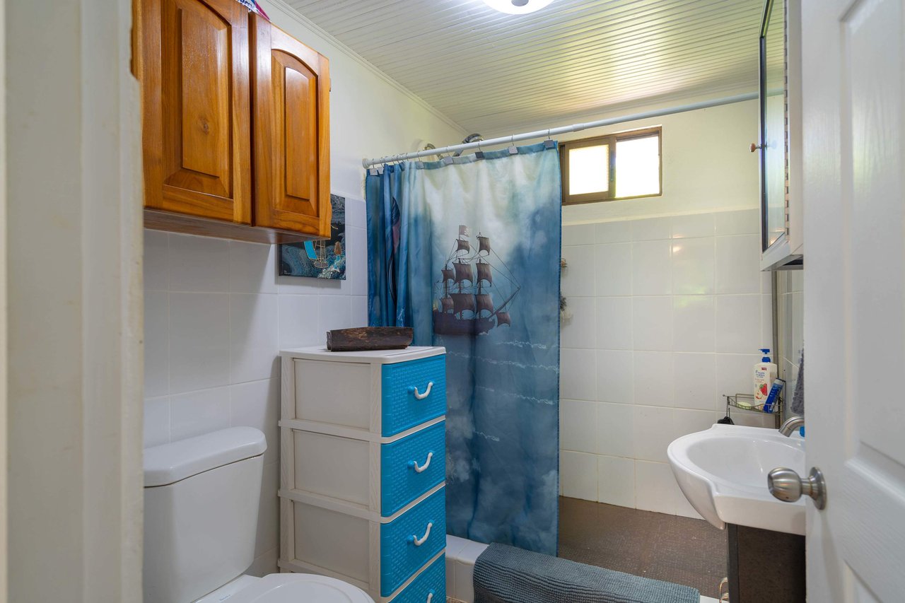 Three home stunning estate close to Quepos