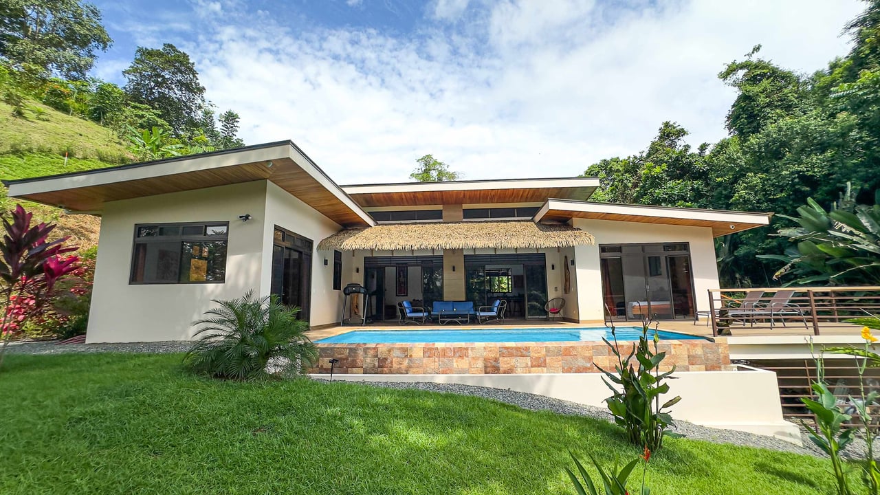 Casa La Paz: A Private Oasis of Luxury and Adventure in the Heart of Ojochal!