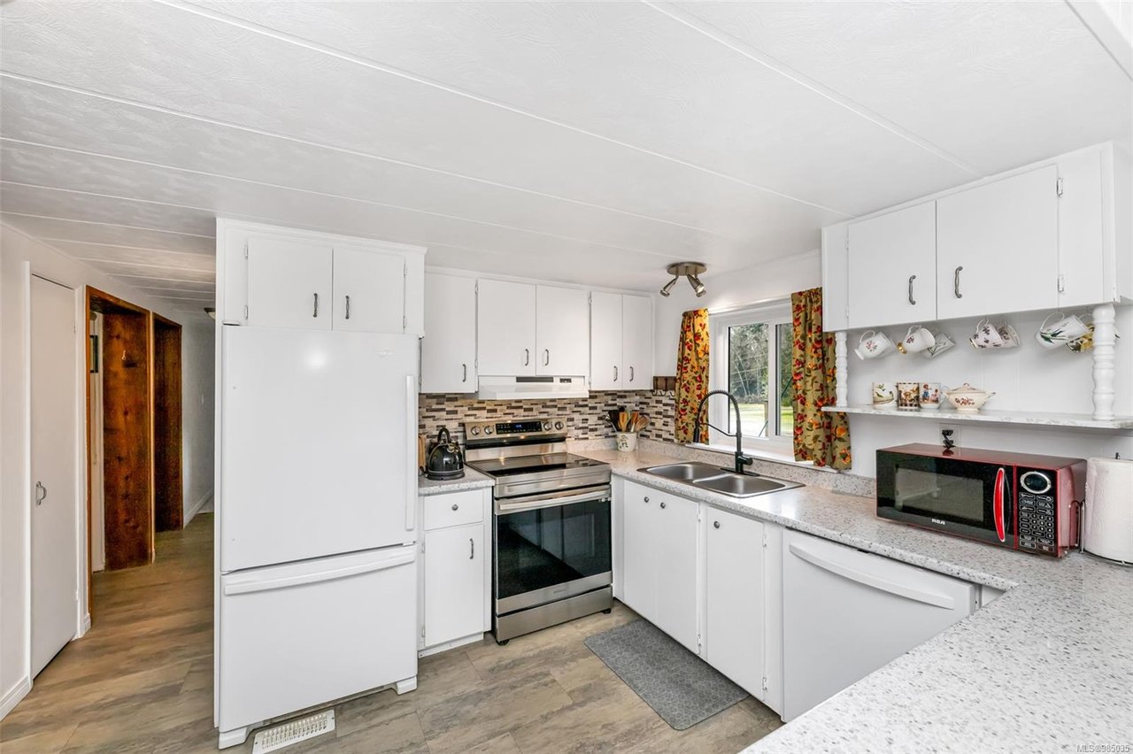 3398 Ridgeview Cres