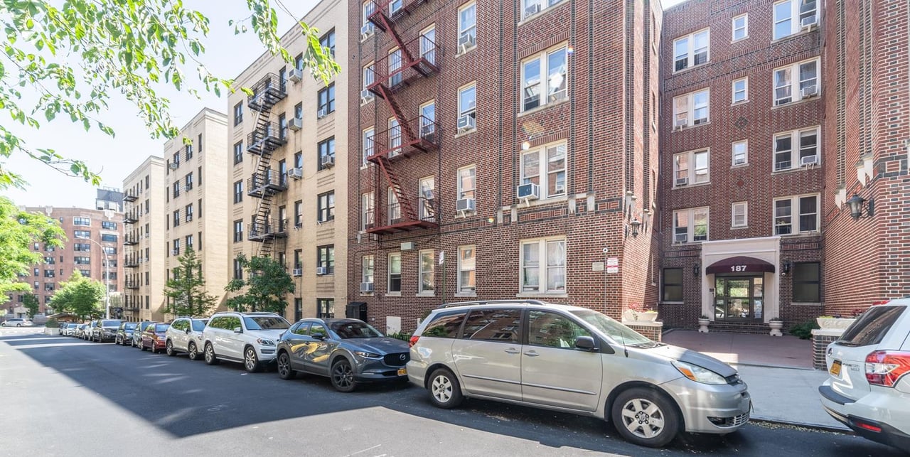 187 Pinehurst Avenue, Apt 5-A