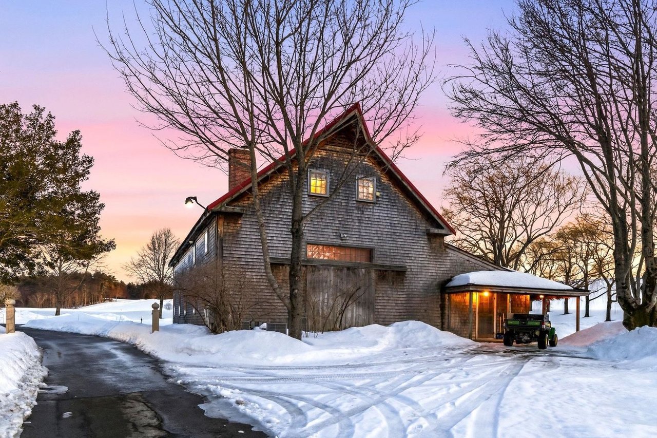 14 Bartlett Rd
