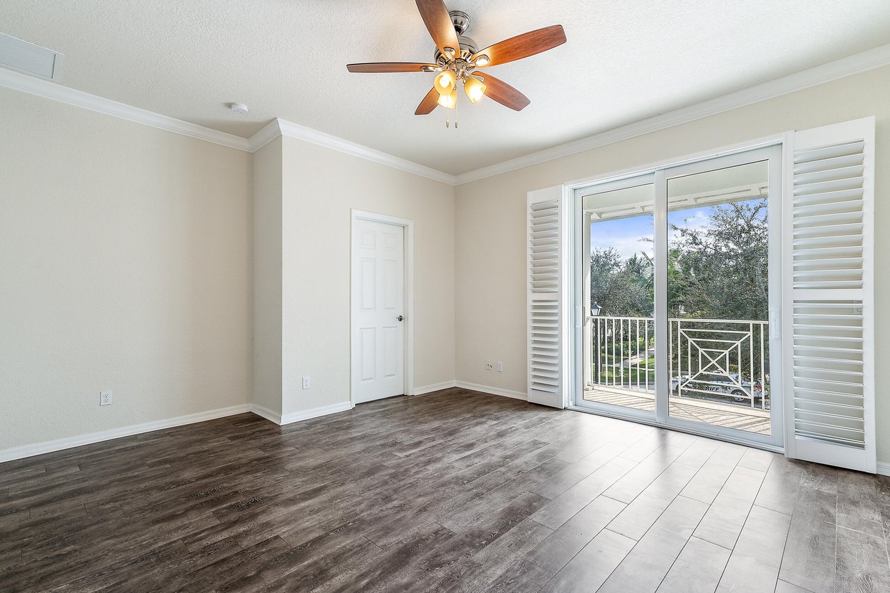 1205 Dakota Dr