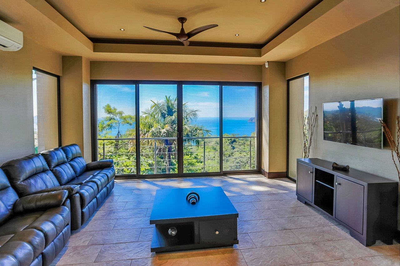Walk to beach Vista Hermosa Estate Lucrative Contemporary Estate