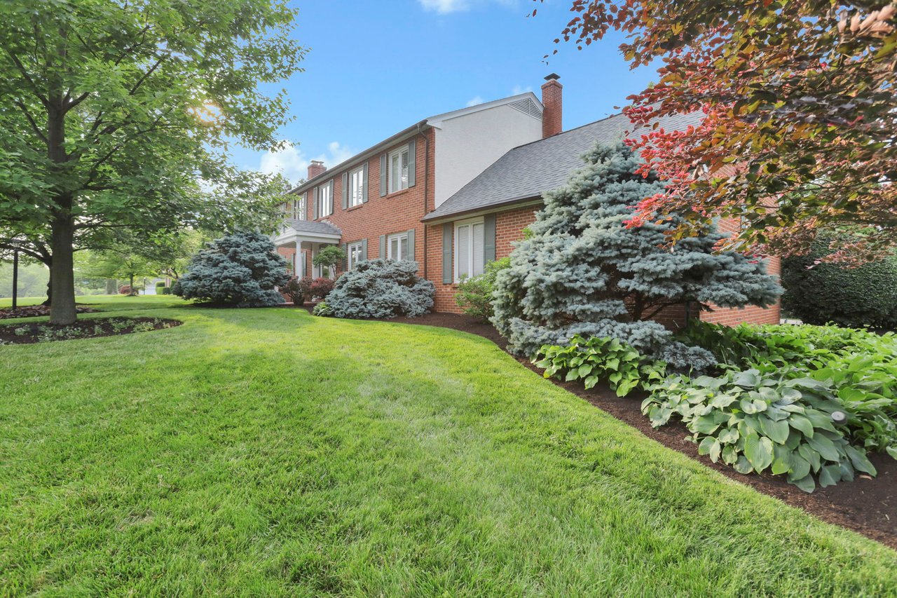 2560 CHARTWELL RD, UPPER ARLINGTON, OH 43220