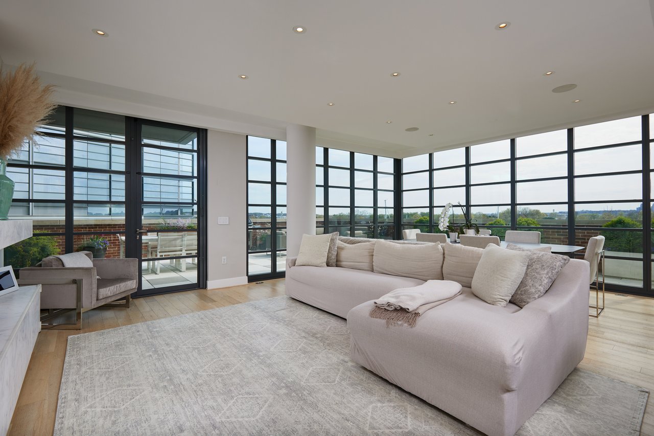 45 Sutton Square SW #306