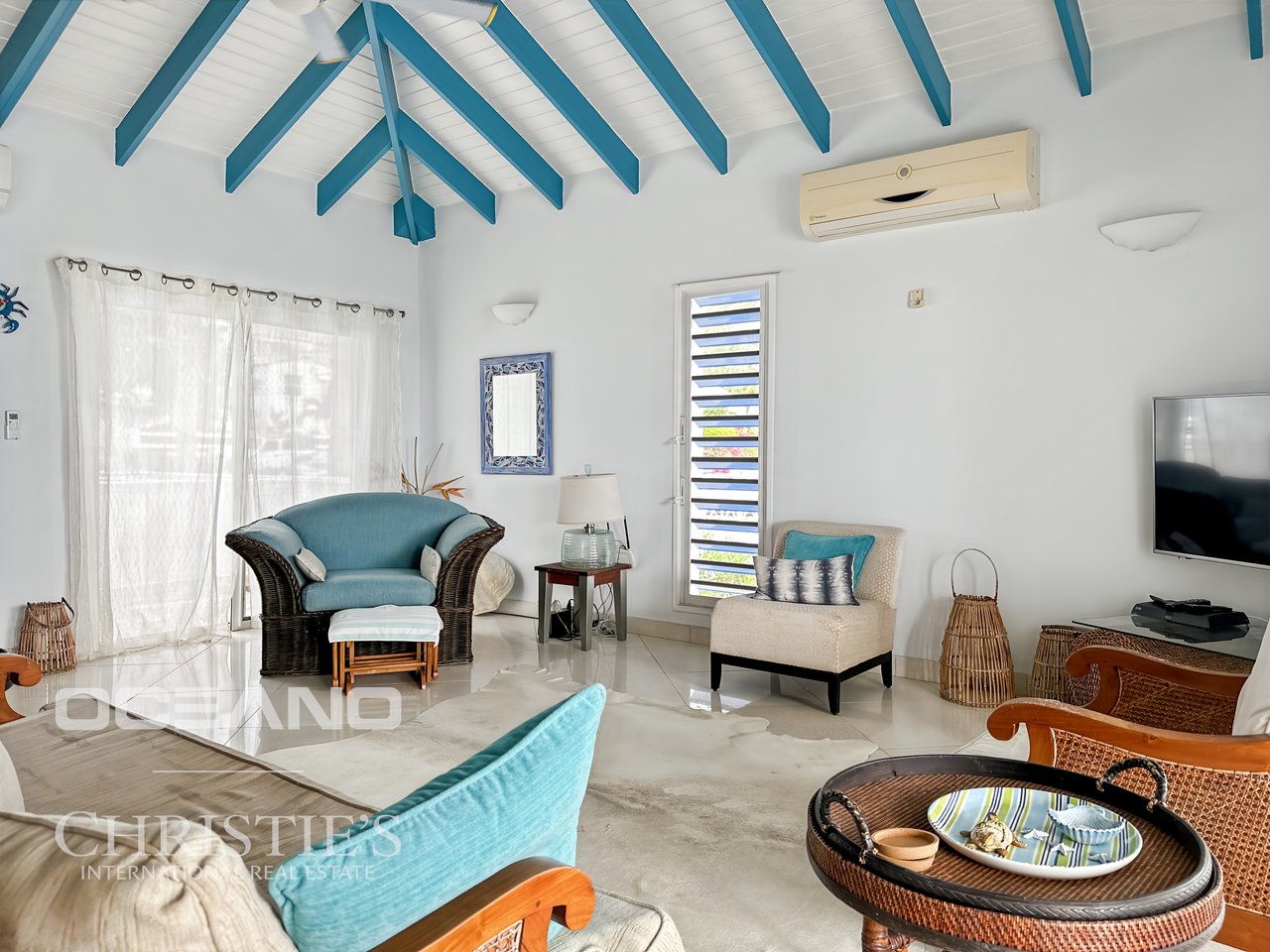 SEA VIEW - PELICAN KEY- 2BR HOME WITH THE BEACH AT YOUR FRONTSTEPS!