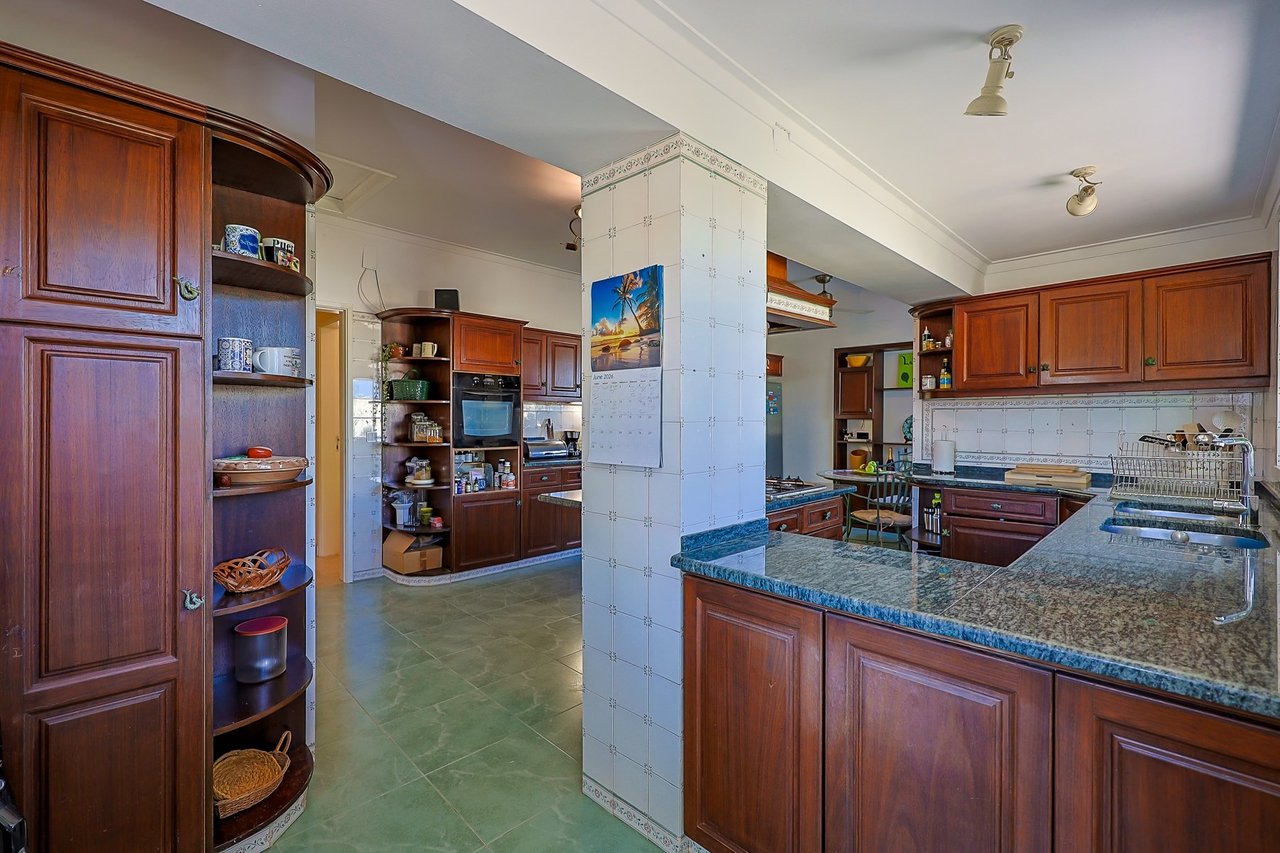 Exclusive Family Villa with Expansive Gardens Near Sintra’s UNESCO Heritage Centre