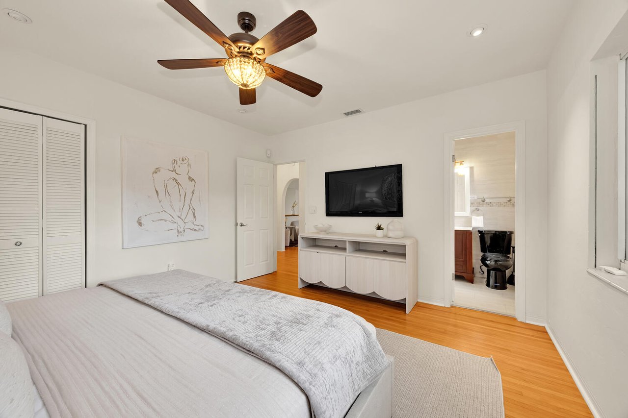 Coral Gables Corner Charmer