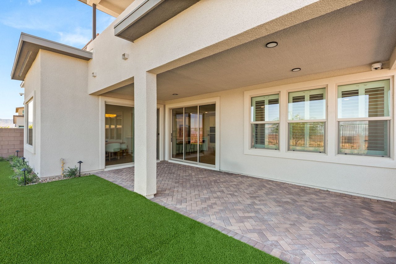 484 Windstone Crest