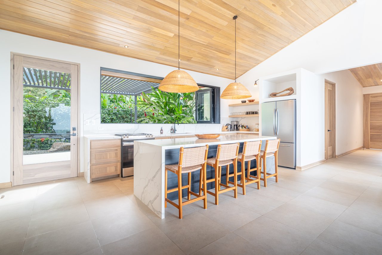 Casa Amarilla – Oceanfront Luxury Meets Sustainable Living in Tres Rios