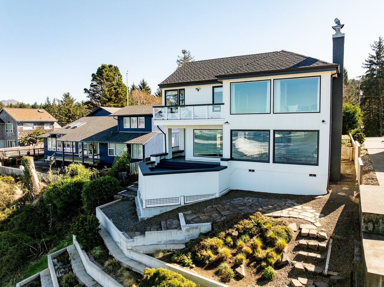 3282 Sunset Blvd