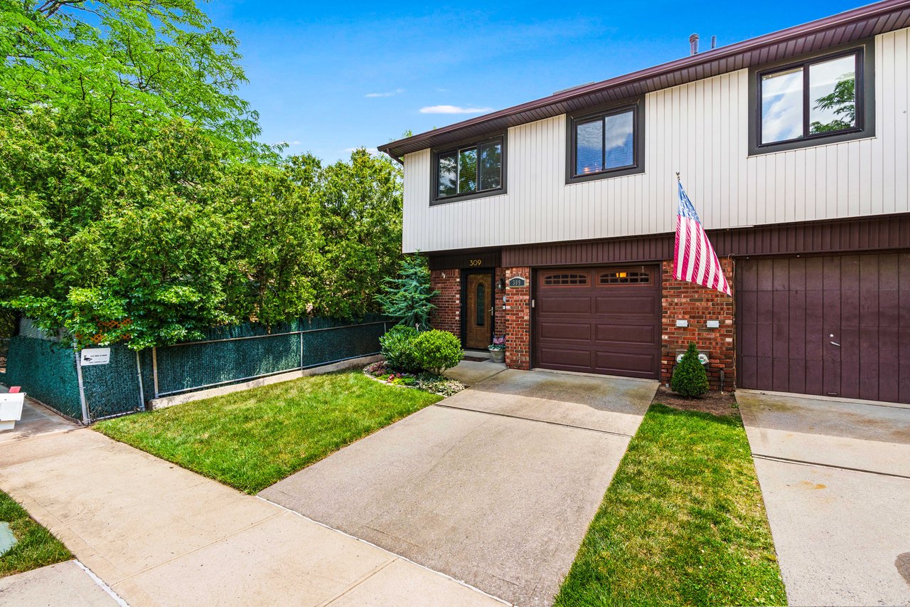 309 Rolling Hill Green, Arden Heights, Stunning End Unit Home