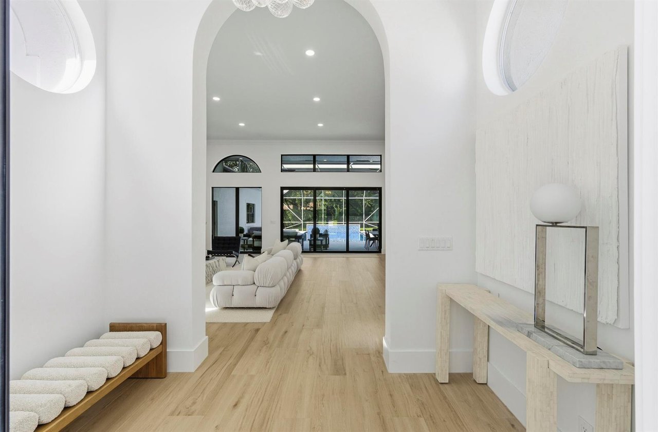 2557 Seminole Circle