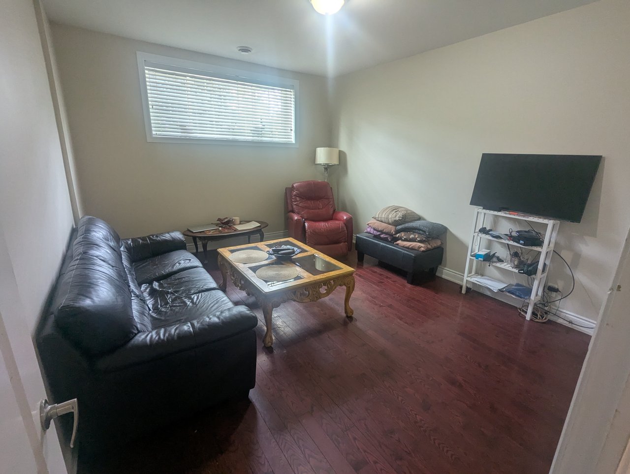 48 Mississauga Rd N 4
