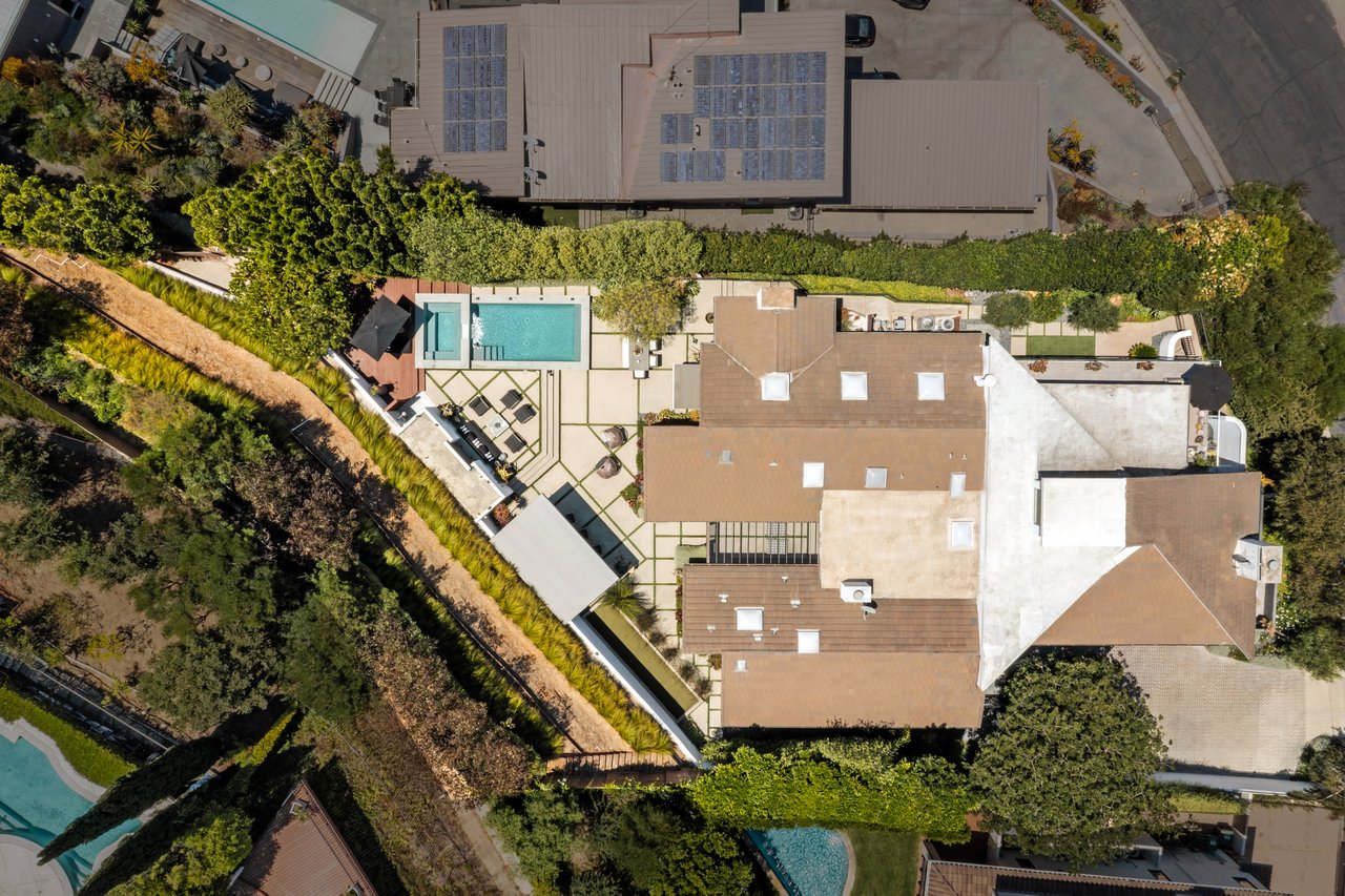 12047 Summit Cir, Beverly Hills