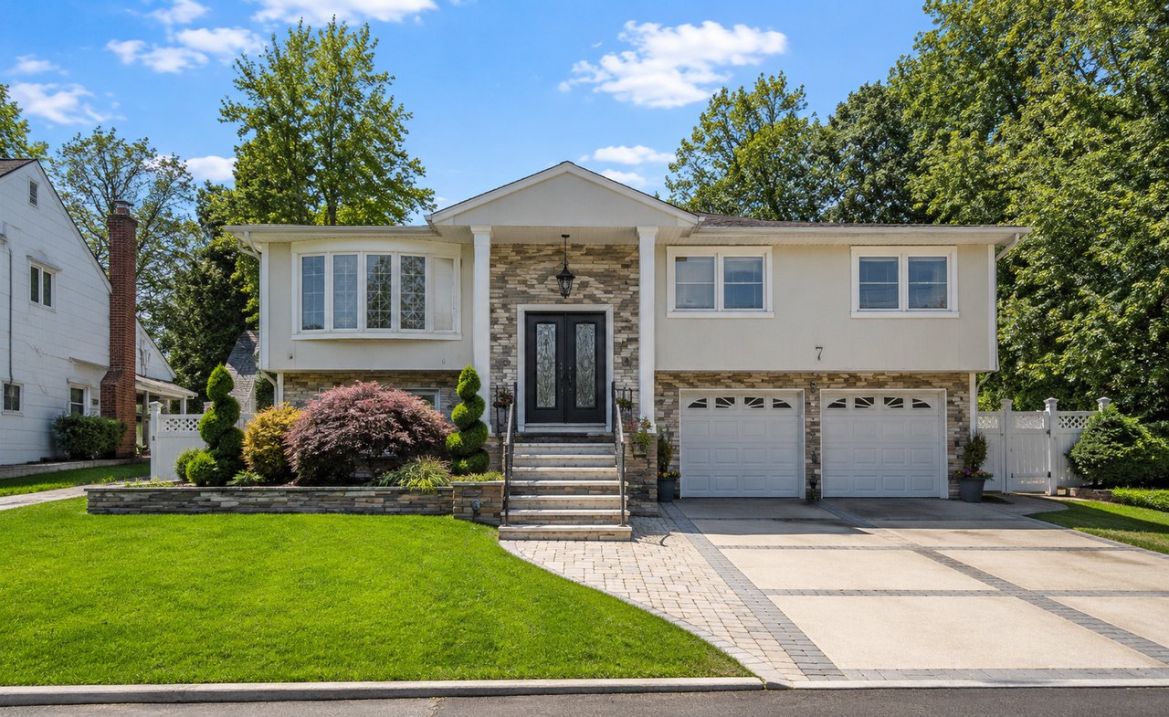 Manhasset Hills