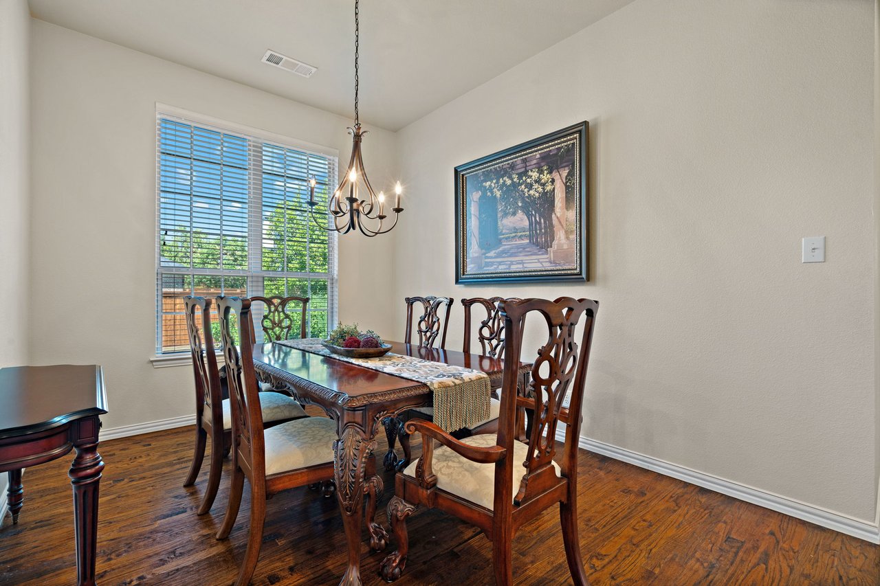 8628 Silverleaf Cir,