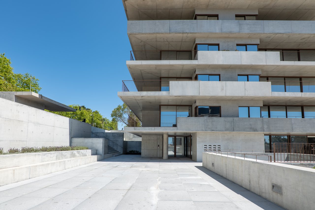 3-Bedroom Apartment with Panoramic Ocean & River Views in the iconic Foz do Douro's New Landmark - Miramar Tower 