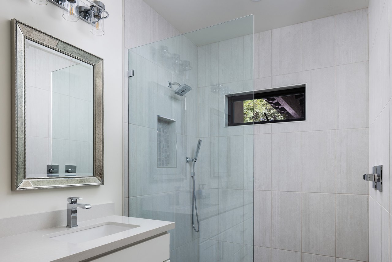 6718 E SAN JUAN Avenue