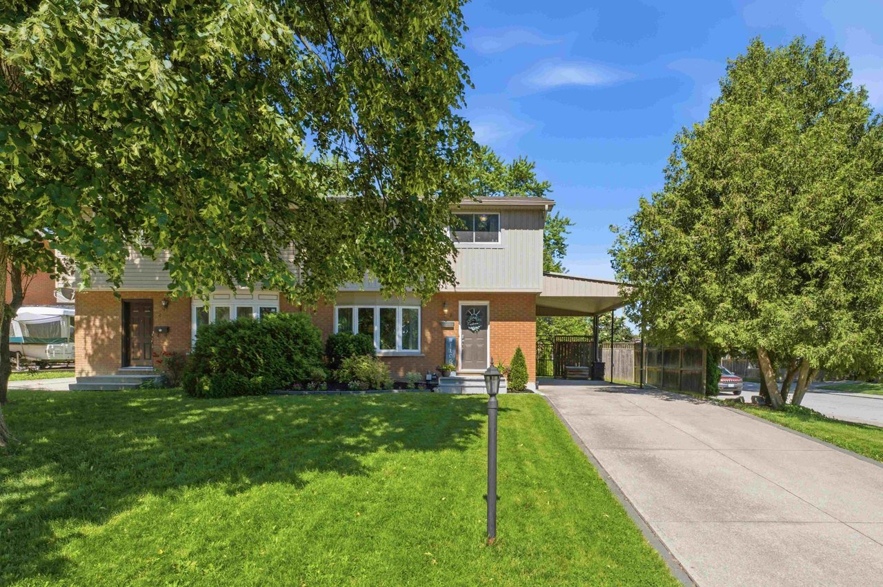 2 Wedgewood Ave
