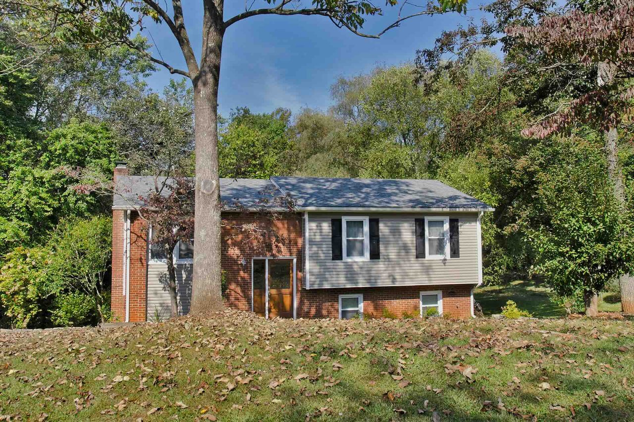Brookwood (Crozet)