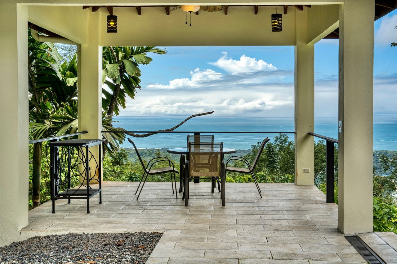 WONDROUS WHALE’S TAIL OCEAN VIEW HOME ABOVE UVITA