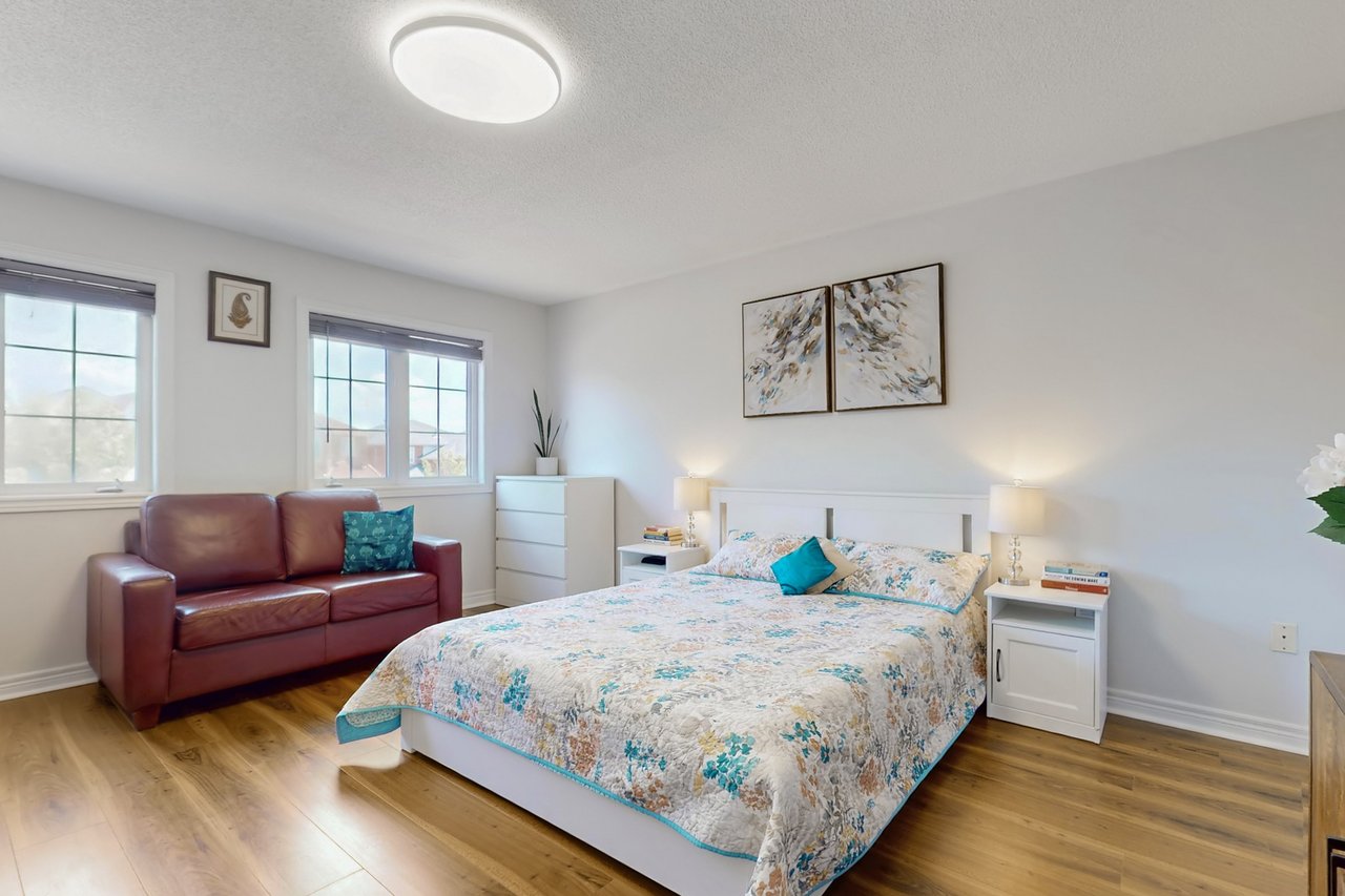 851 Clemens Crescent