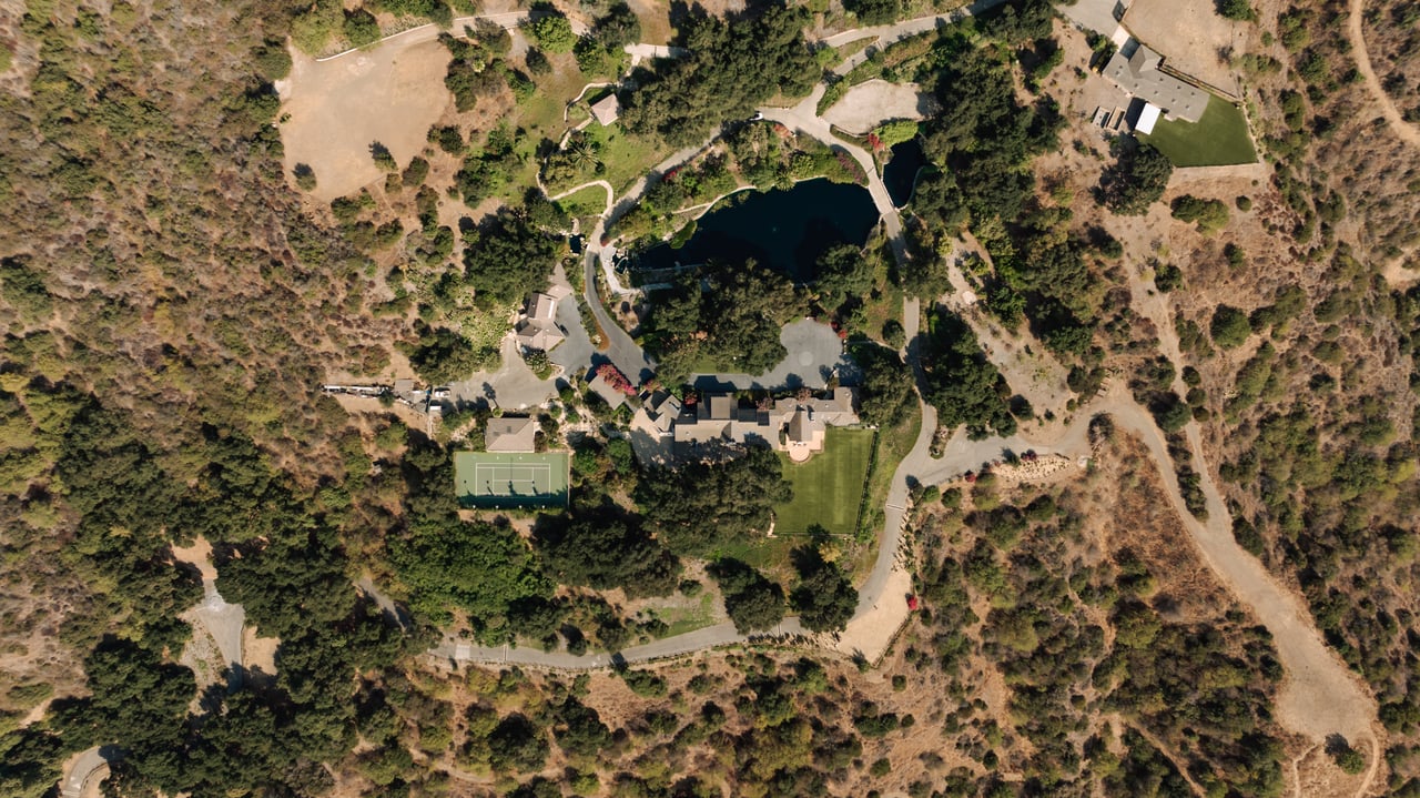 3100 Mandeville Canyon Rd