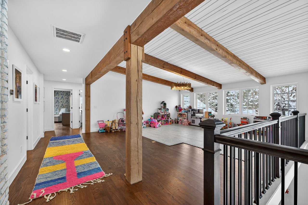 Stunning Home On The Rolling Hills Golf Course