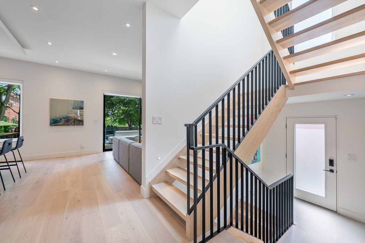 83 Guthrie Avenue