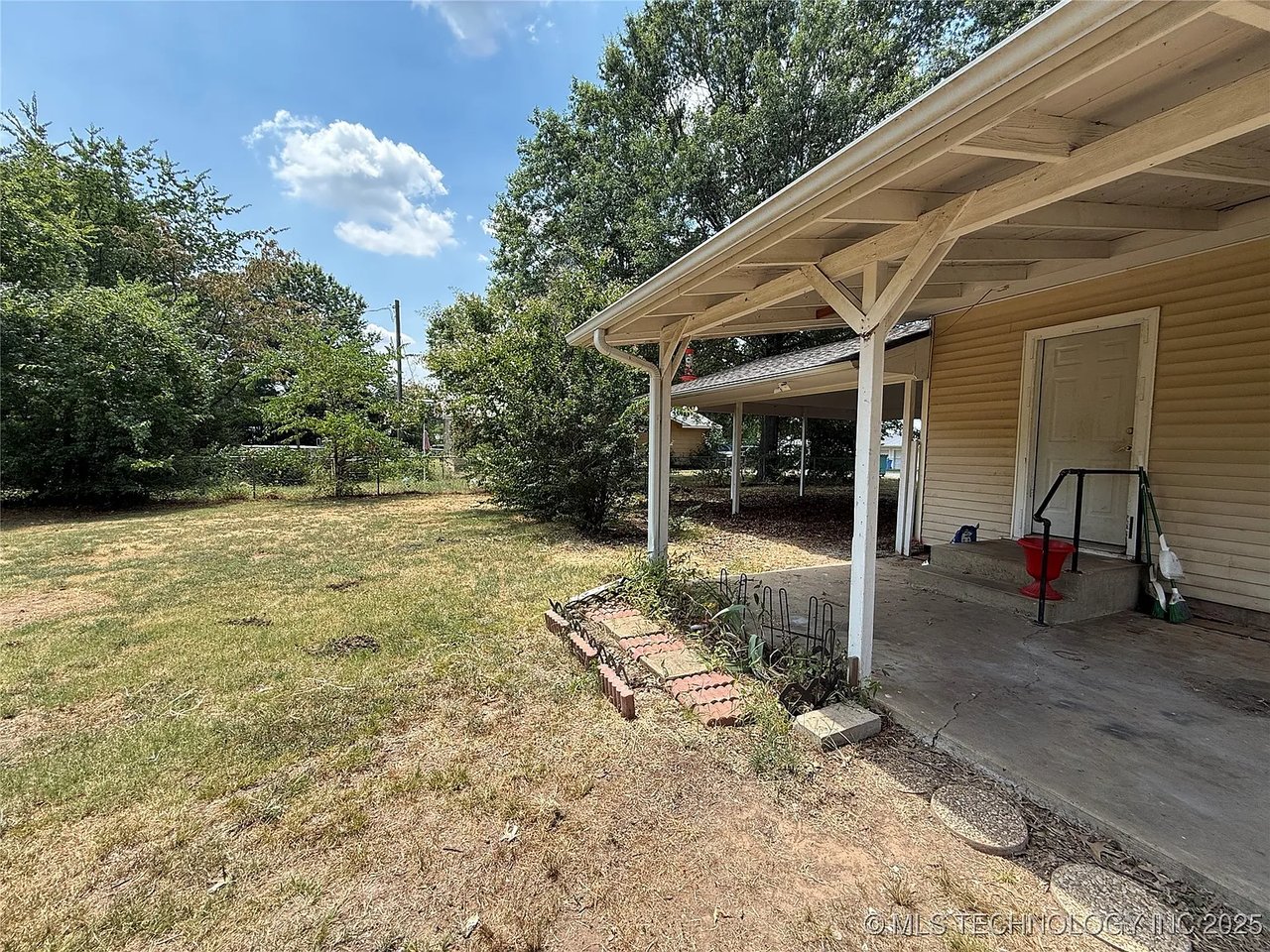 116 SW 5th St