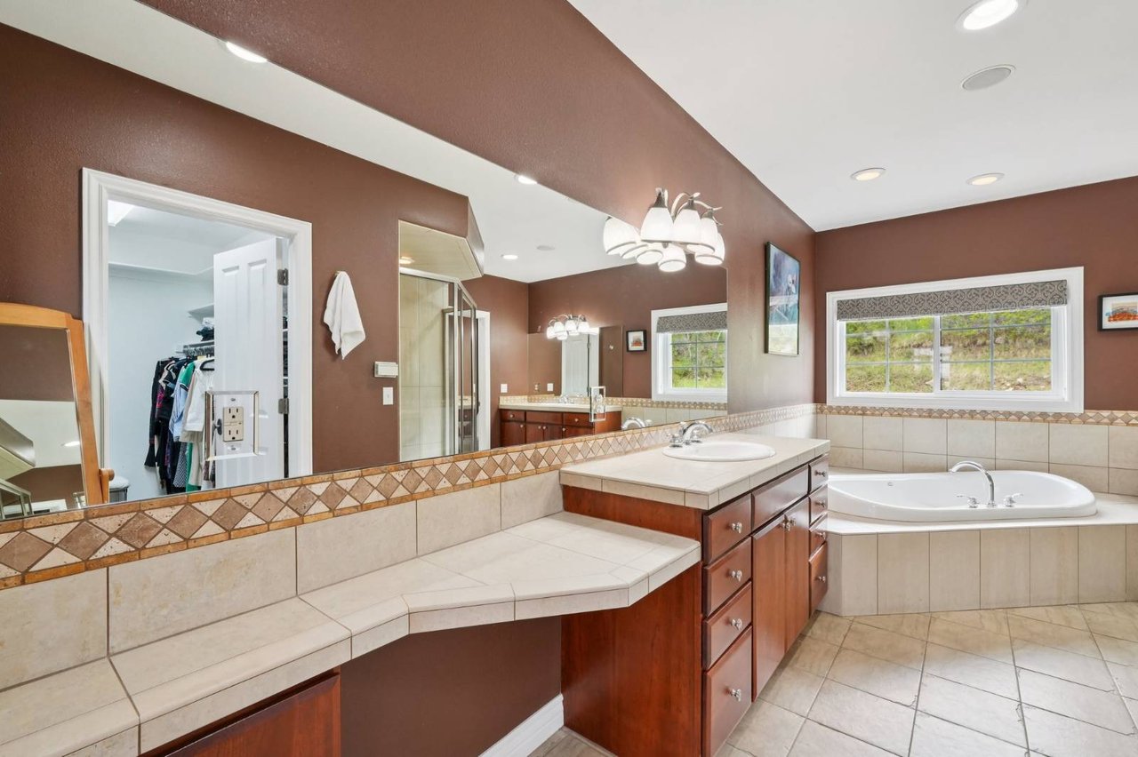 7014 Nautique Circle