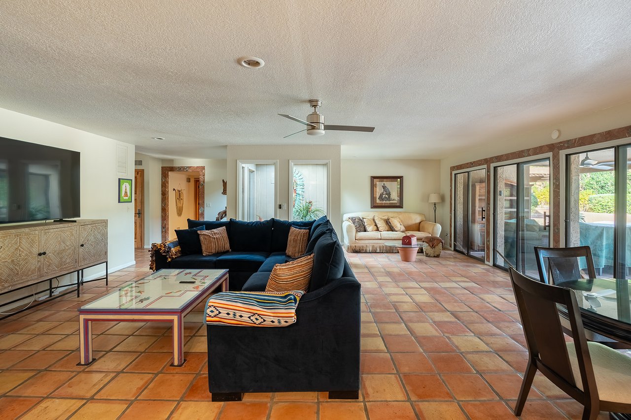 7507 N VIA DE LOS LIBROS