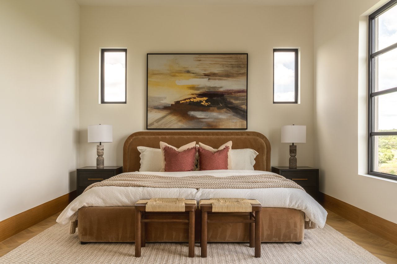 SPANISH OAKS ORGANIC MODERN