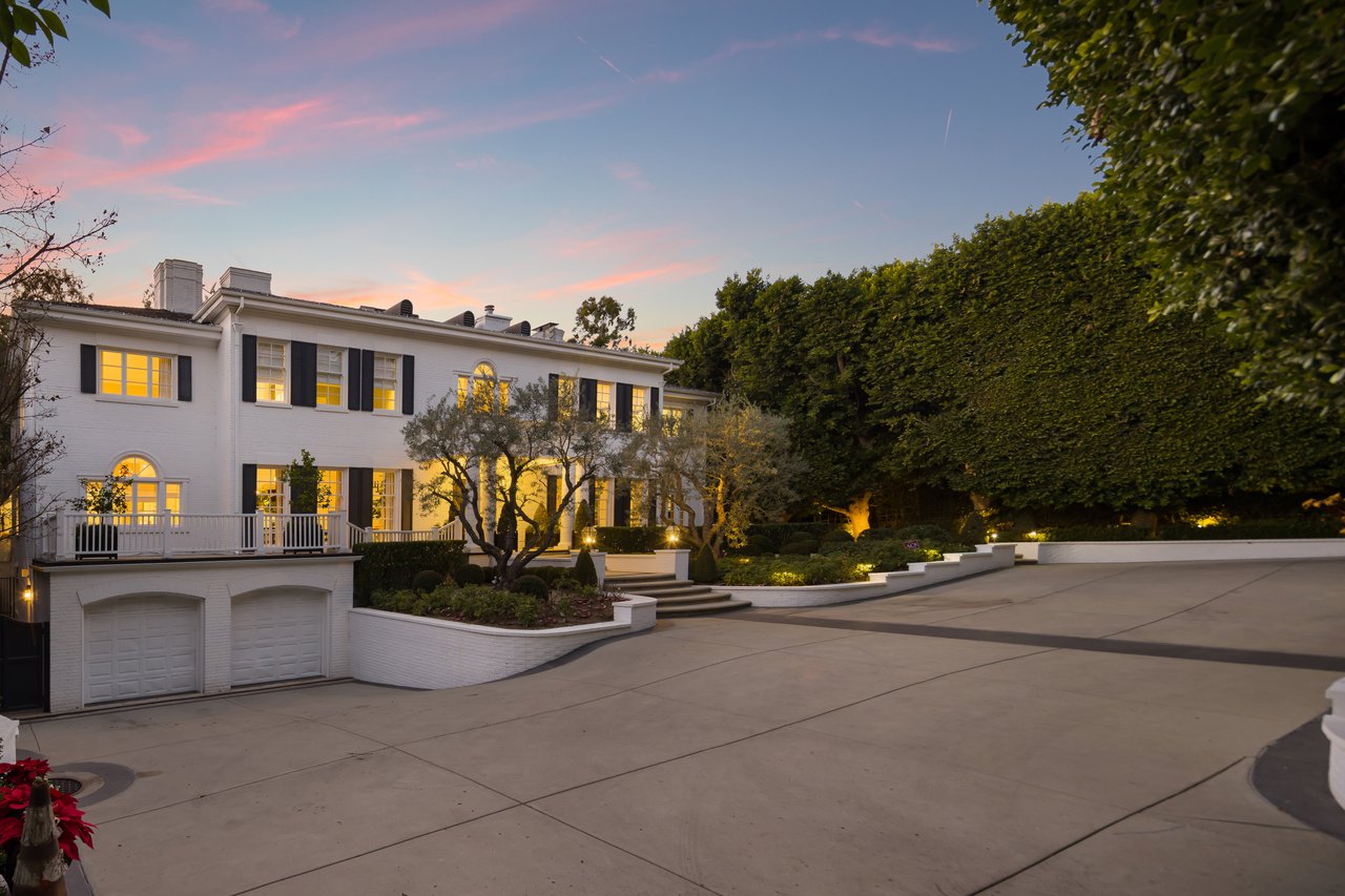 9135 Hazen Dr, Beverly Hills